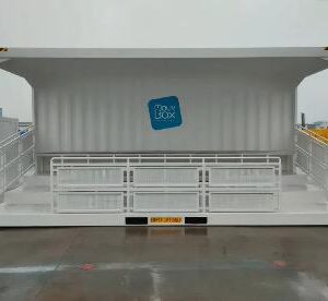 Gradas Modulares de Contenedor de 20 Pies – Espacios Listos para Eventos