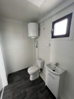 Contenedor de Oficina 800×300 con Baño y Aire Acondicionado - Imagen 9